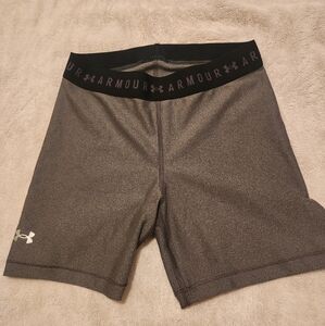 Under Armour Ladies Small Tight Shorts NWOT